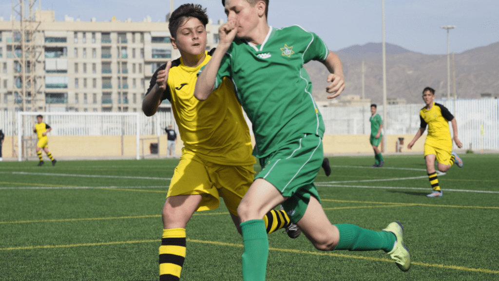 Cuida de tu salud dental con Clínica Dental Chafarinas y la Escuela de Fútbol EDA