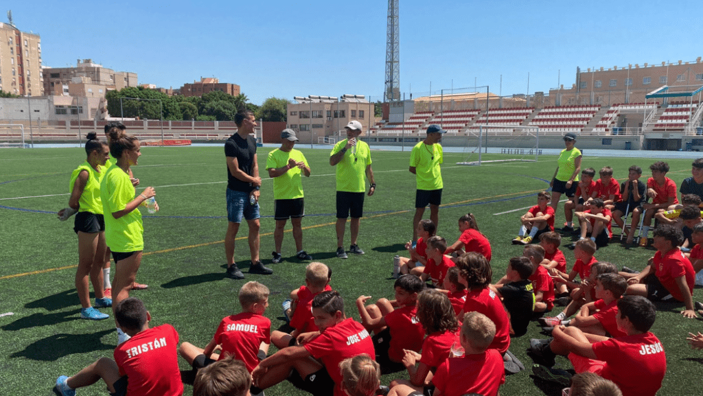 ¡Prepárate para el mejor verano de tu vida en la Escuela de Fútbol EDA!