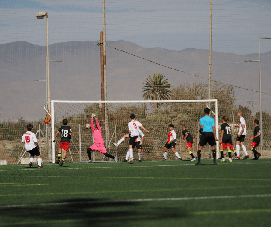 Mejorando la Precisión en los Tiros a Puerta: Consejos Clave para Jóvenes Futbolistas